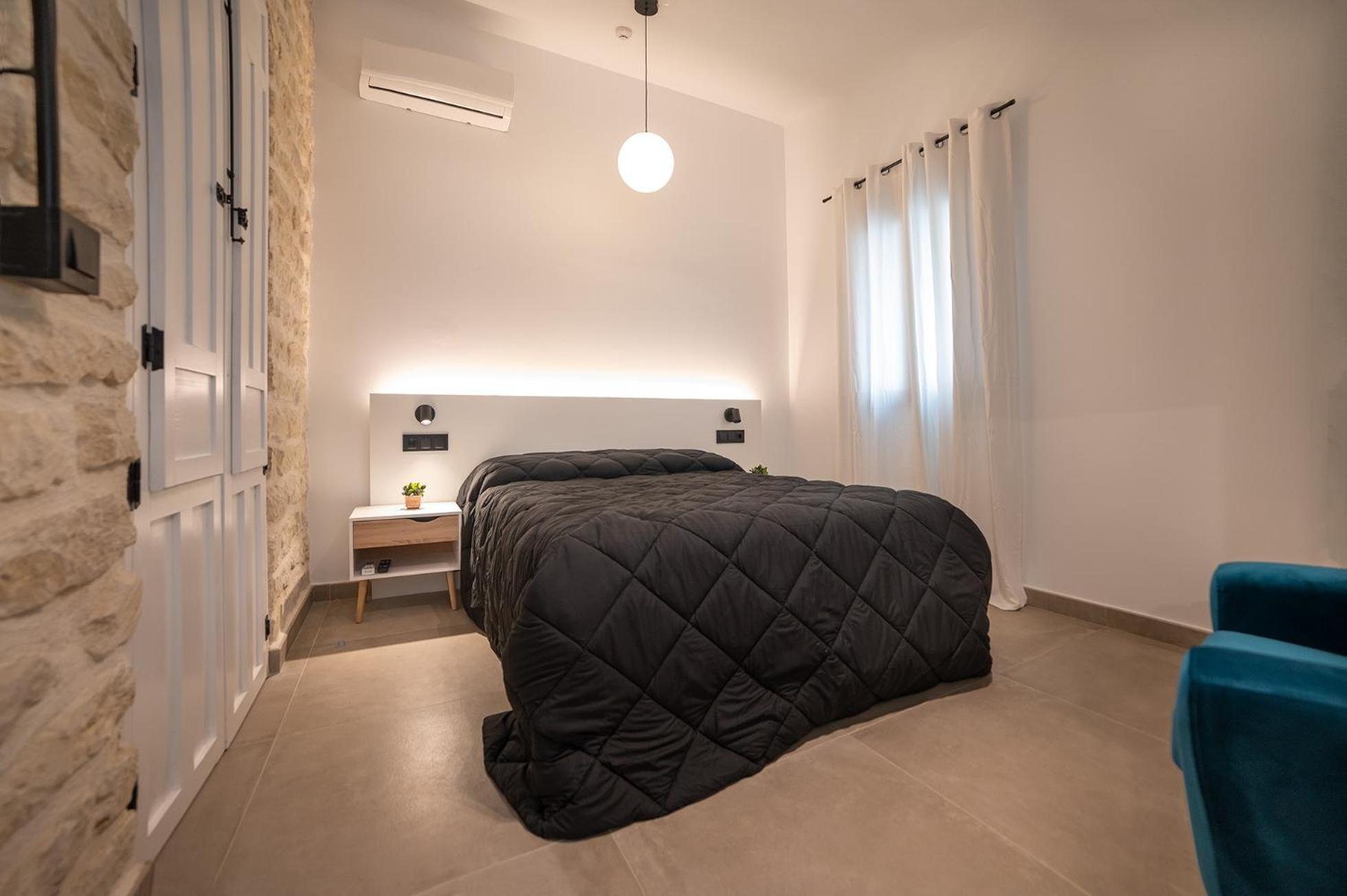 Apartamentos Loliqui Centro Alicante Szoba fotó